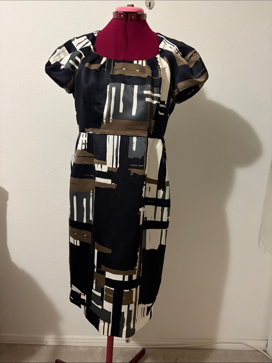 Apostrophe Dresses & Skirts - Apostrophe Color Block SZ 10 lined Dress side pockets puff sleeves back zipper